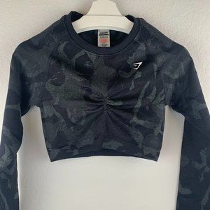 NWOT Gymshark Black/Grey Camo Print Crop Top Long Sleeve w/Key Hole Back -Med